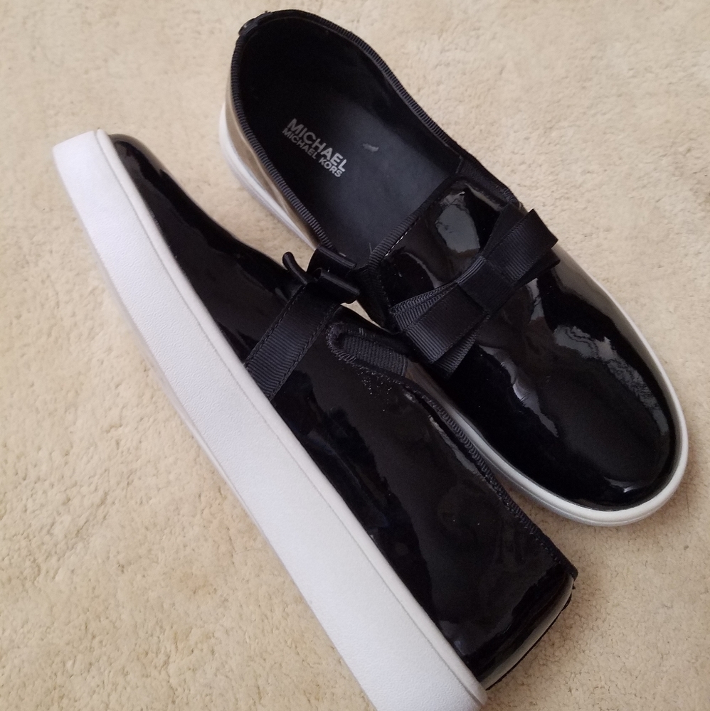Girls shoes